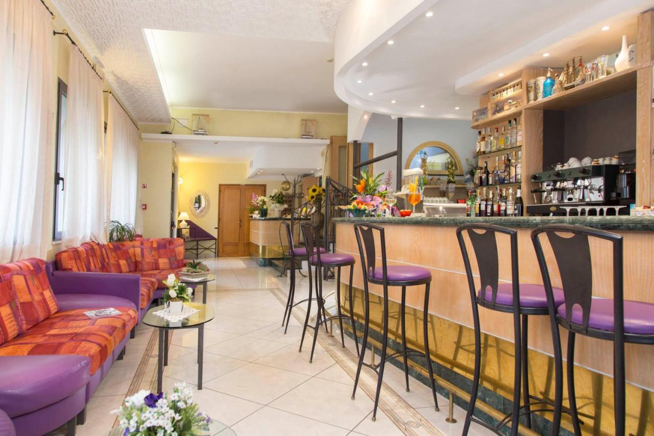 Hotel Franca 벨레지아아지마리나 외부 사진